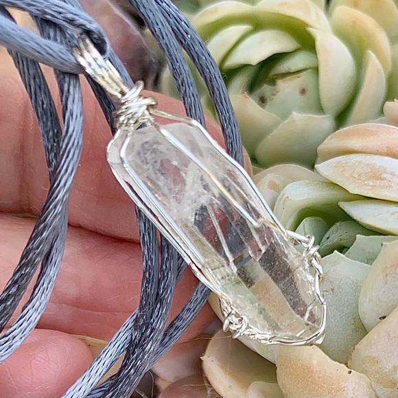 Small Quartz Crystal Necklace - Picture 3 of 14